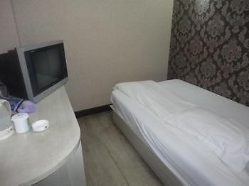 Beijing Hongba Express Hotel Exterior photo